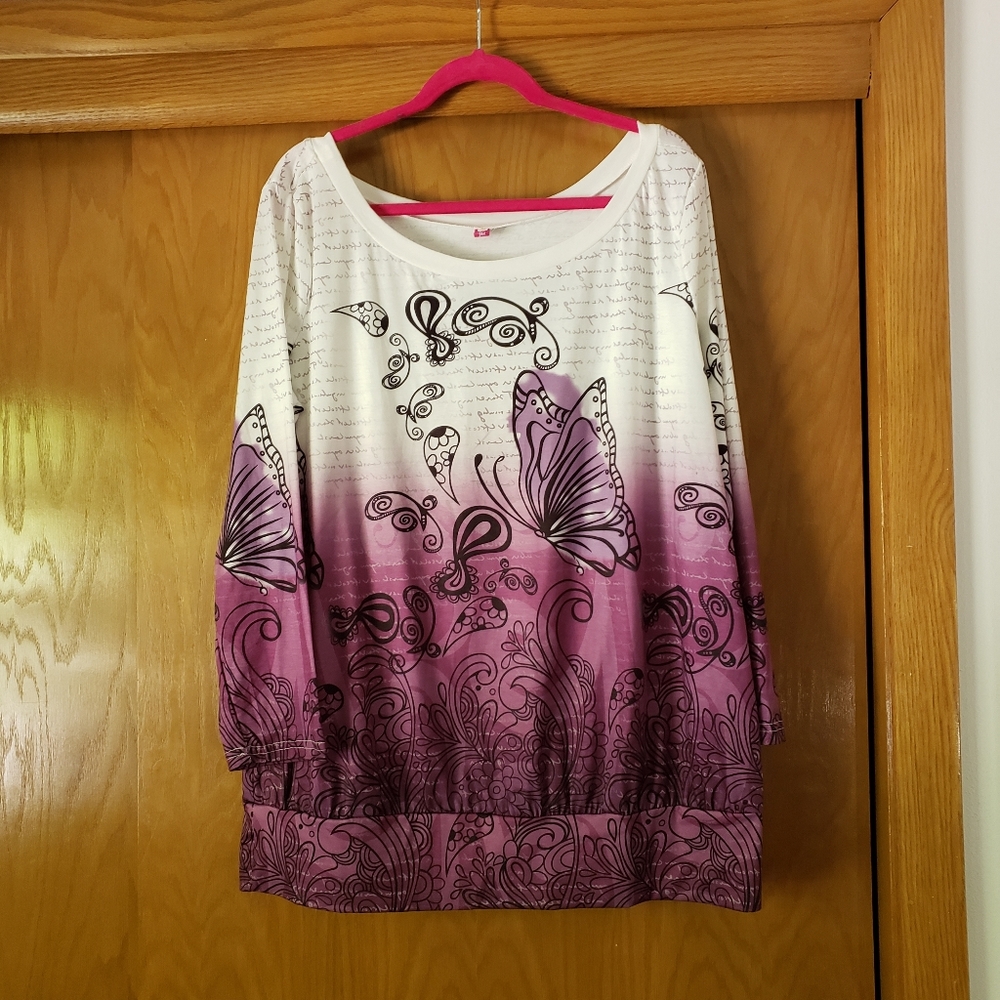 Qi butterfly sweatshirt Size 3XL